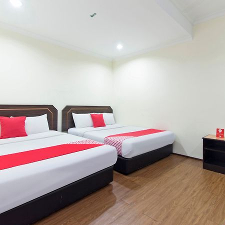 Oyo 327 Buddys Hotel Kuala Lumpur Buitenkant foto
