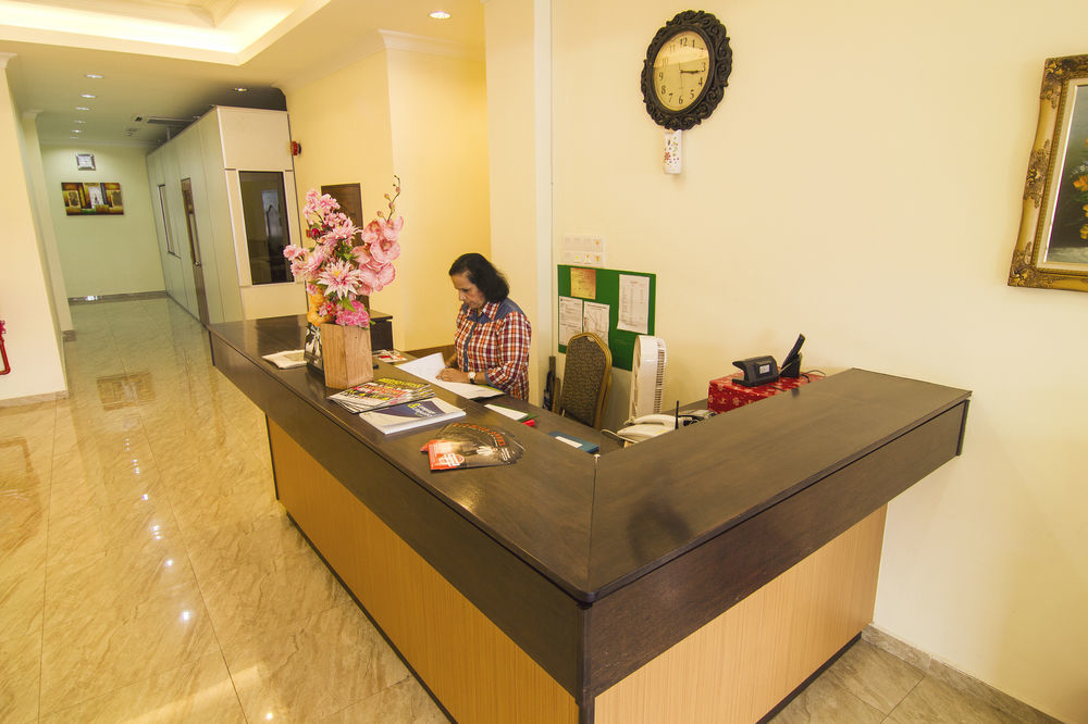 Oyo 327 Buddys Hotel Kuala Lumpur Buitenkant foto
