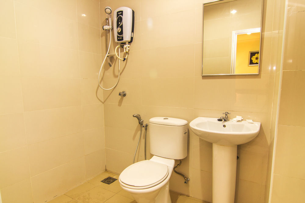 Oyo 327 Buddys Hotel Kuala Lumpur Buitenkant foto