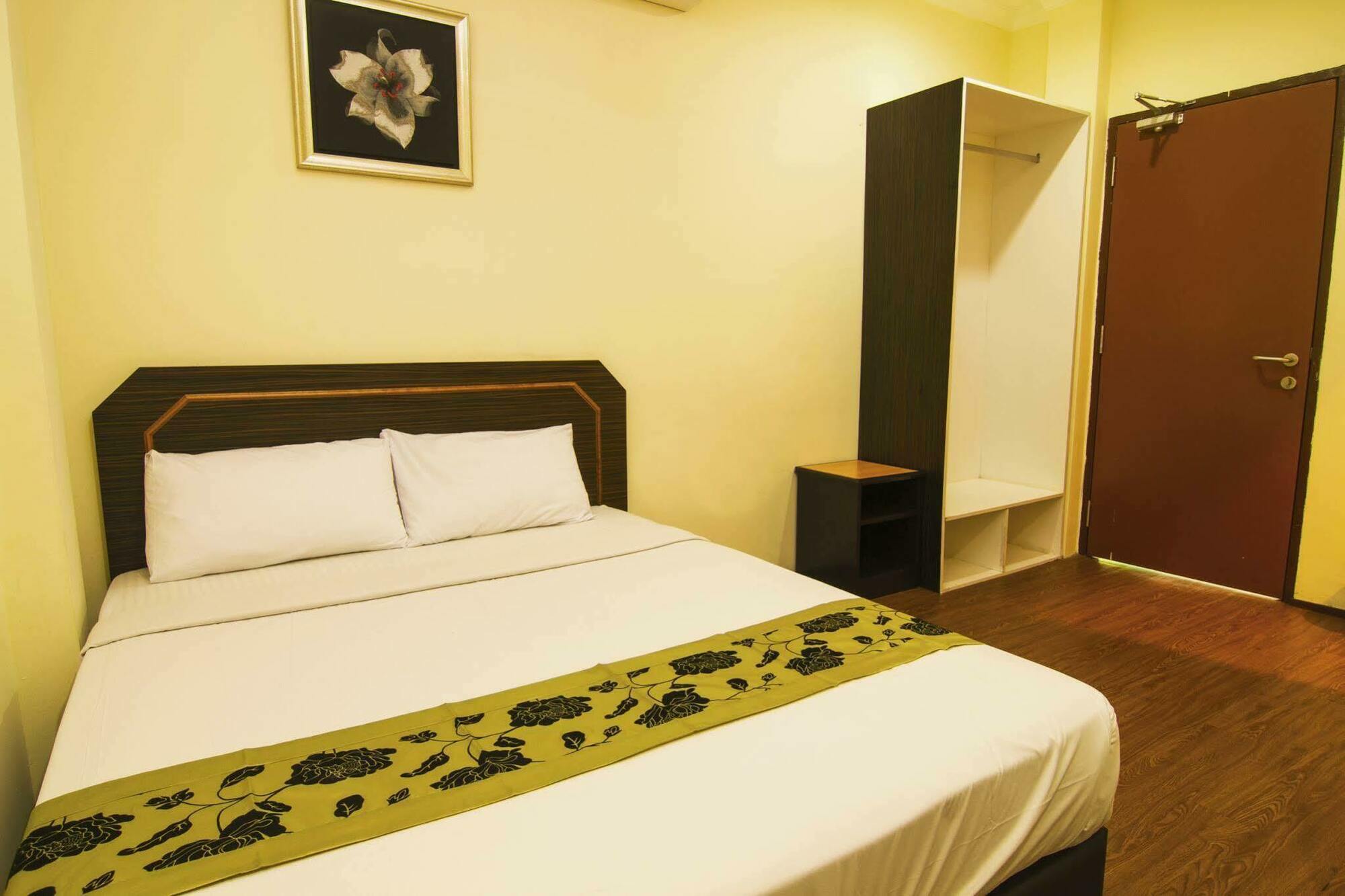 Oyo 327 Buddys Hotel Kuala Lumpur Buitenkant foto